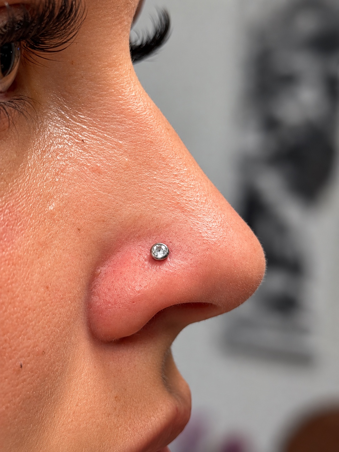 Piercing nostril con joya brillante